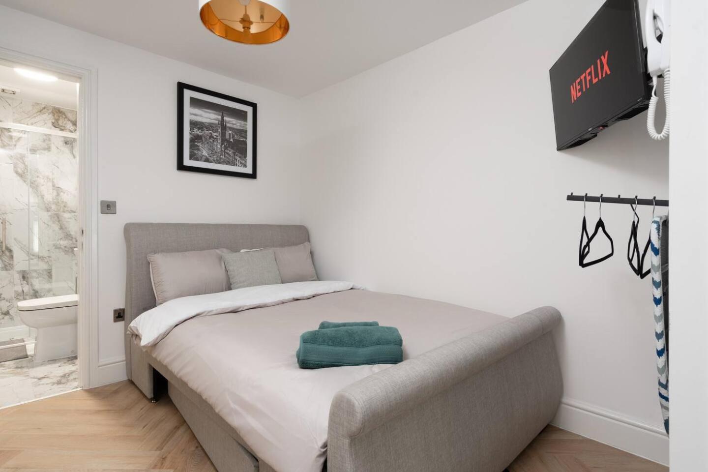 Urban Stay Studio Bright Space 10 Mins To City Liverpool Exterior photo