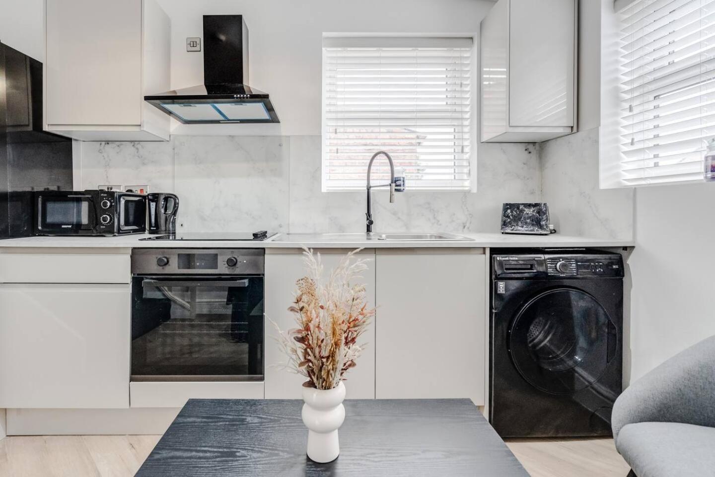 Urban Stay Studio Bright Space 10 Mins To City Liverpool Exterior photo