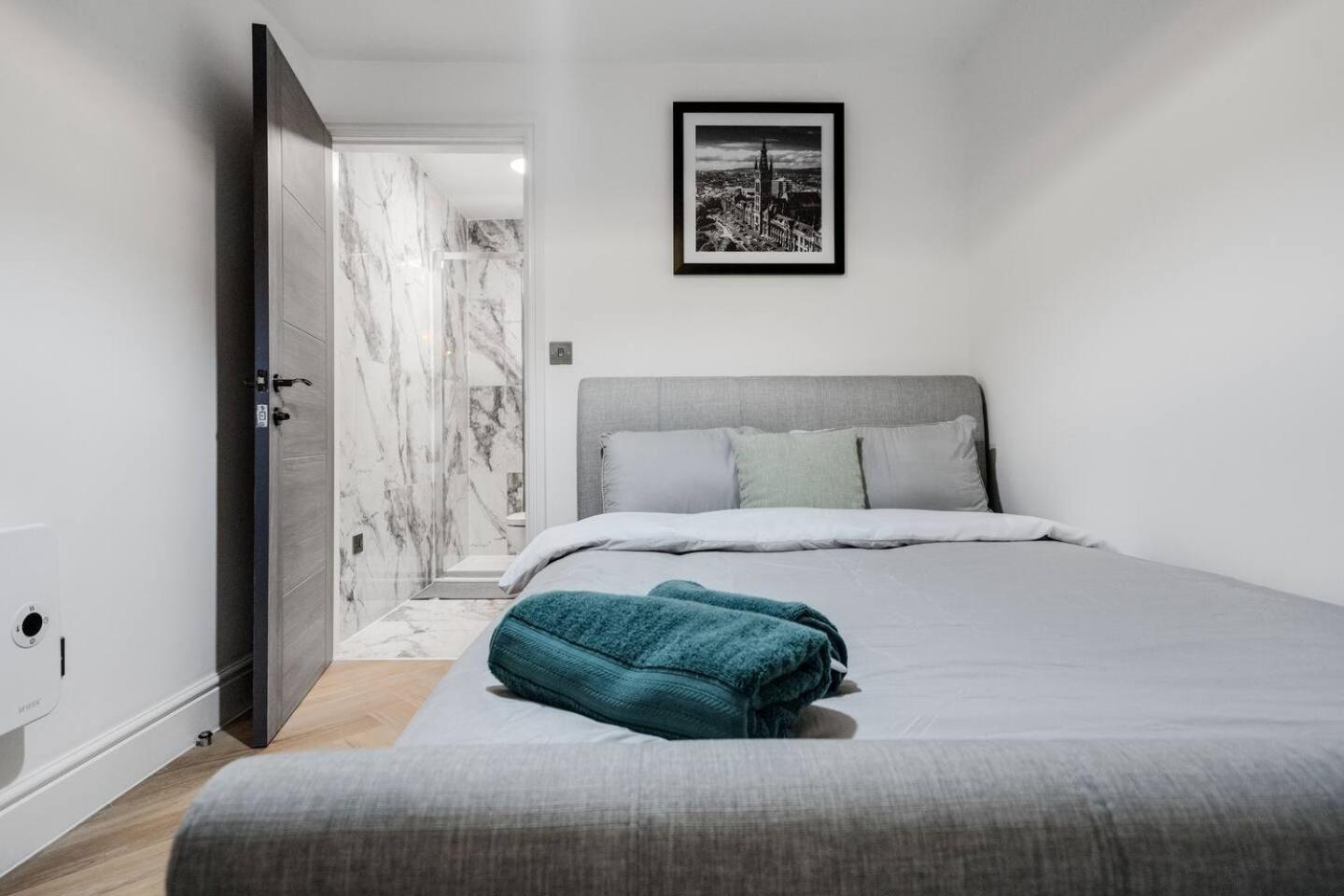 Urban Stay Studio Bright Space 10 Mins To City Liverpool Exterior photo